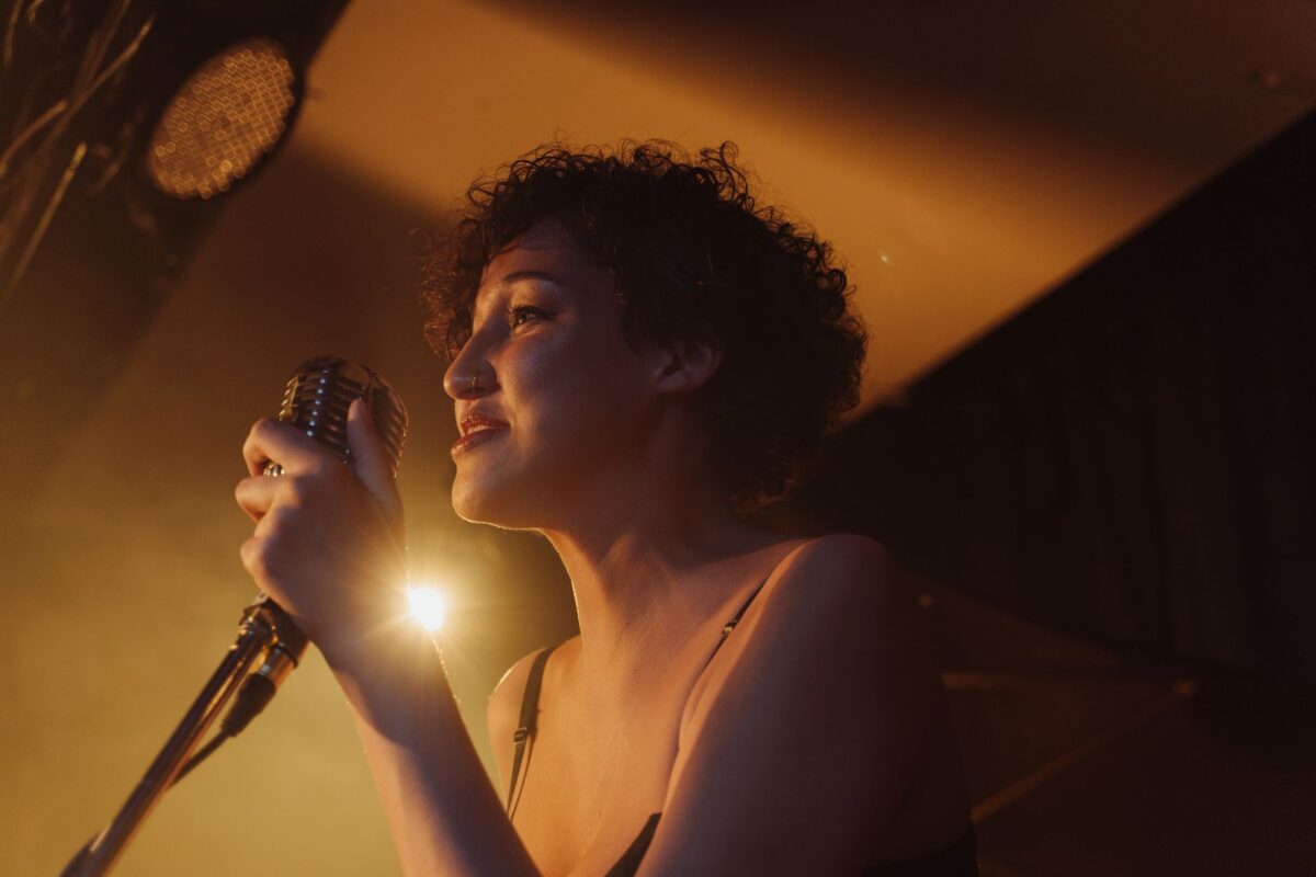 chanteuse française scène 2000